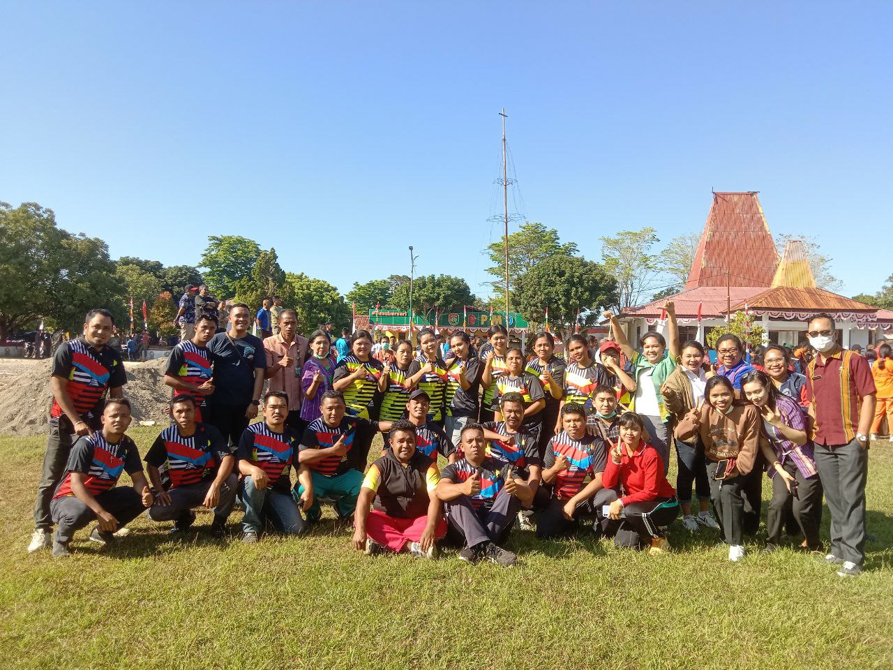 Lomba Tarik Tambang HUT RI ke-78, RSUD Waikabubak, masuk Final